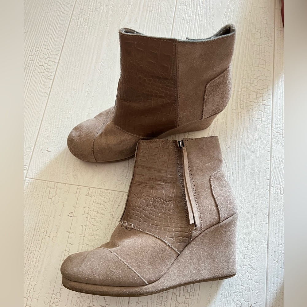 Toms, suede ankle boots